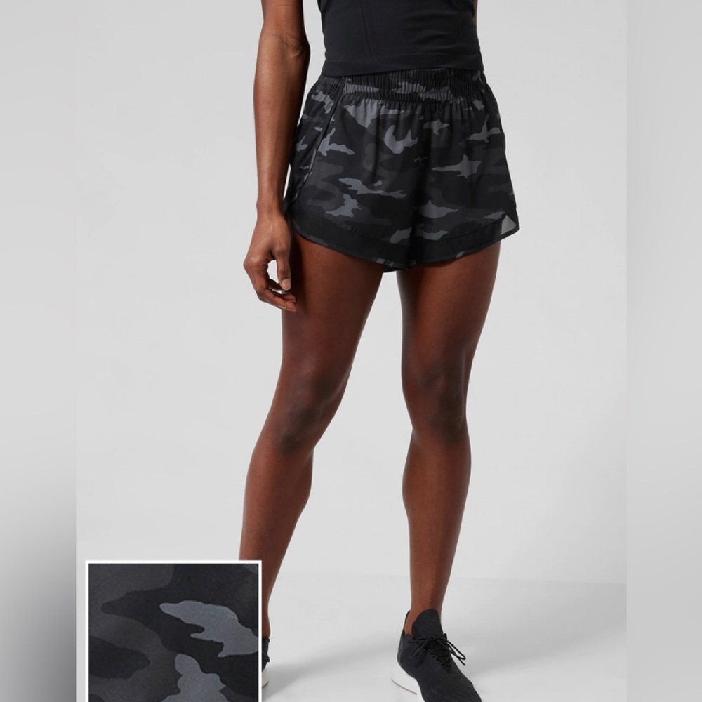 Athleta Mesh Racer Run Short 4” in camo black